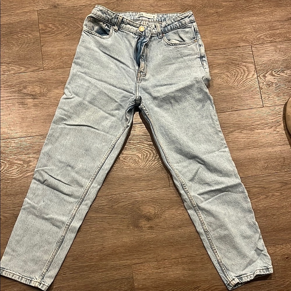 Levi's Light Wash Denim Jeans